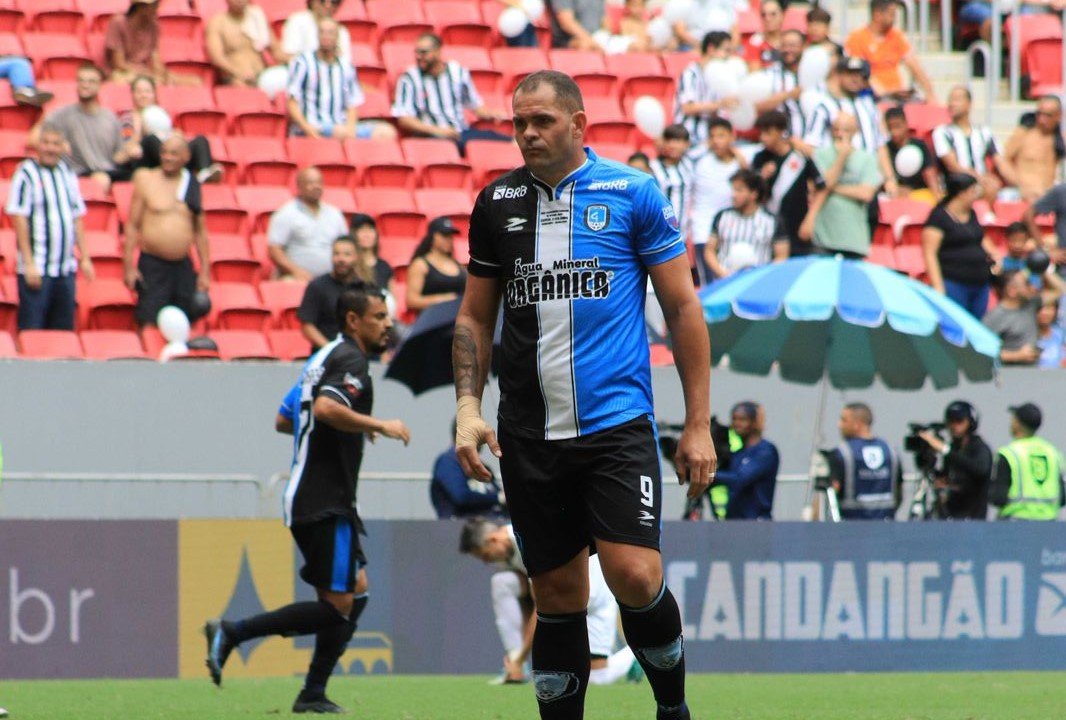 Artilheiro do Candangão 2024, Wallace Pernambucano renova com o Capital SAF para disputar competições em 2025.